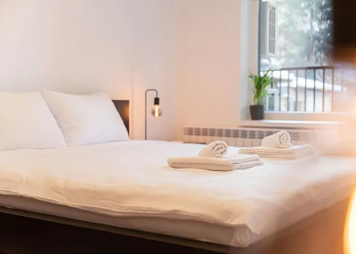 Digital Nomad Suites With Free Gym Pass And Office Setup