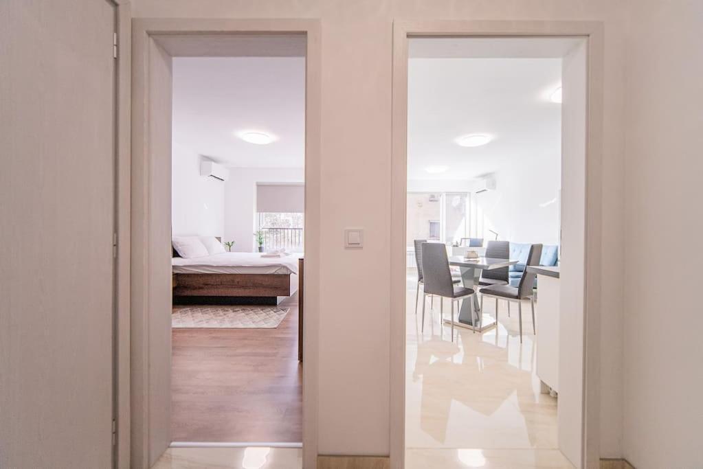 Digital Nomad With Free Gym Pass And Office Setup Apartment Sofia