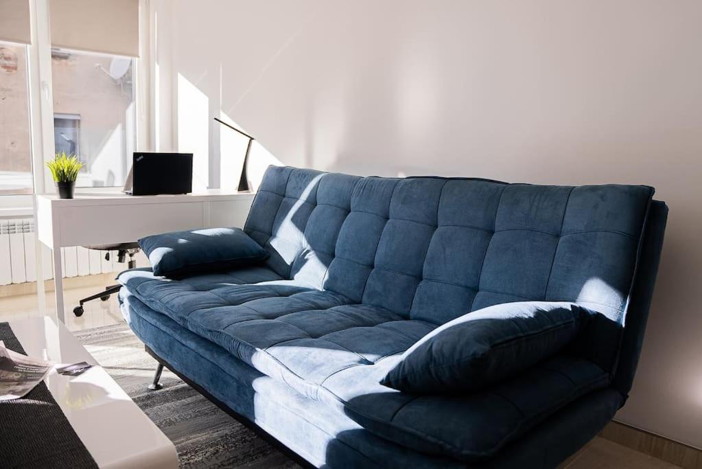 Apartment Digital Nomad With Free Gym Pass And Office Setup Sofia