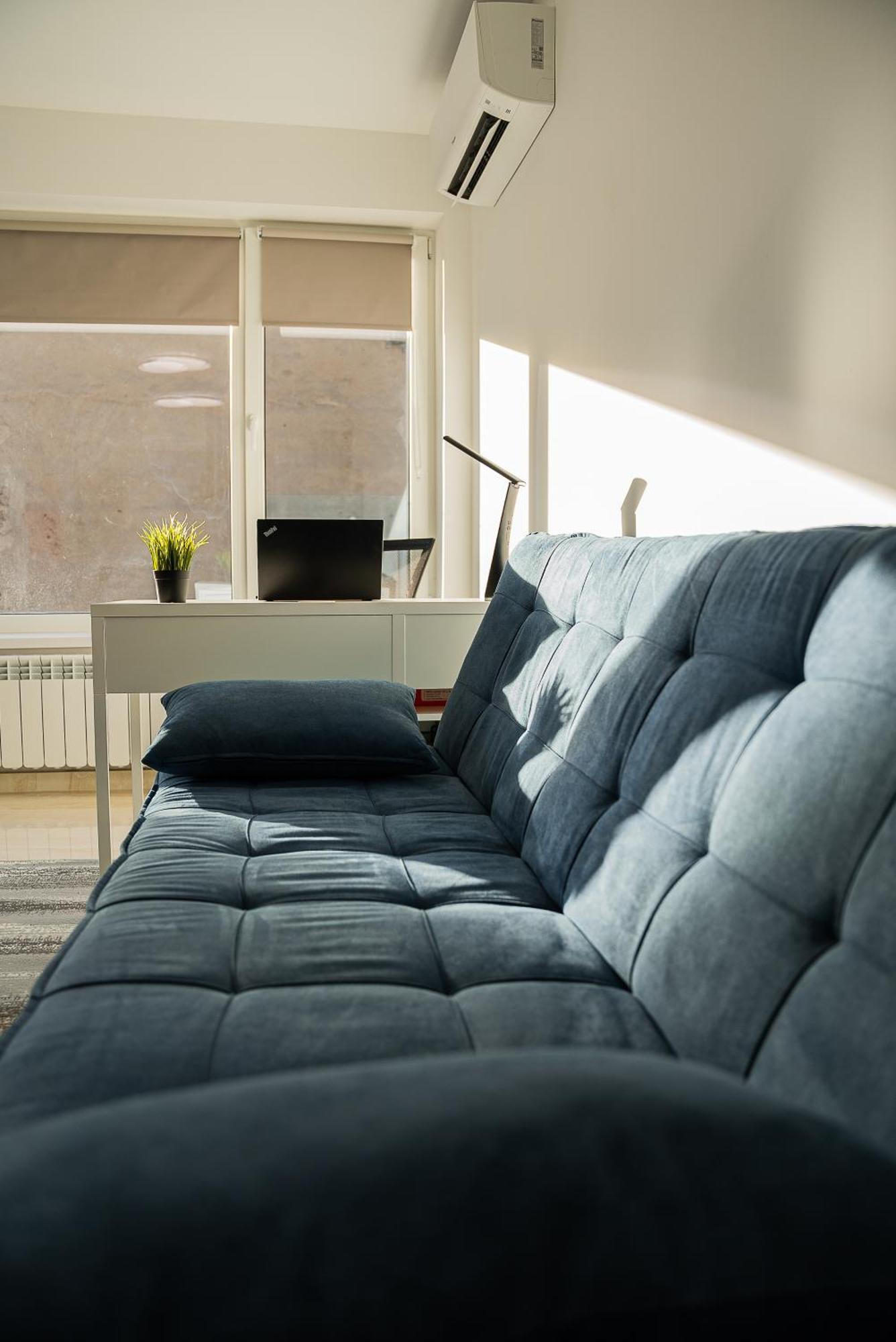 Digital Nomad With Free Gym Pass And Office Setup Apartament *