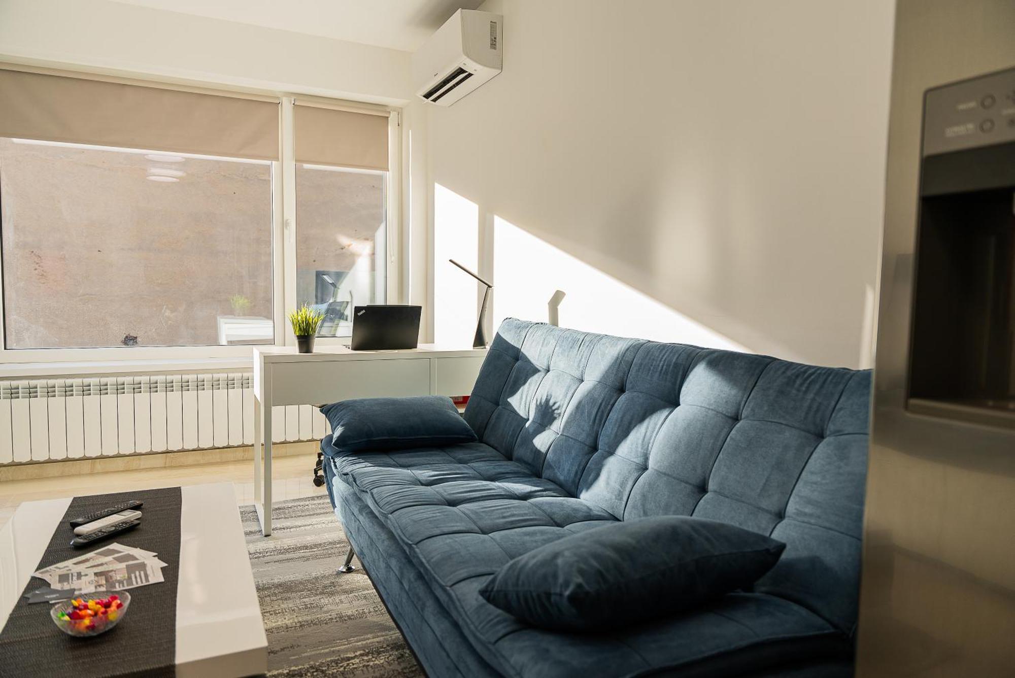 Apartment Digital Nomad With Free Gym Pass And Office Setup *